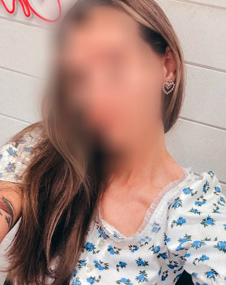 Claudia, 25 años